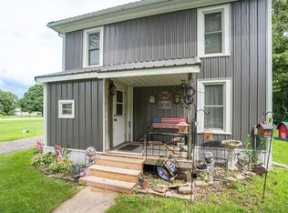 9032 Center St, Grinnell, IA 50112