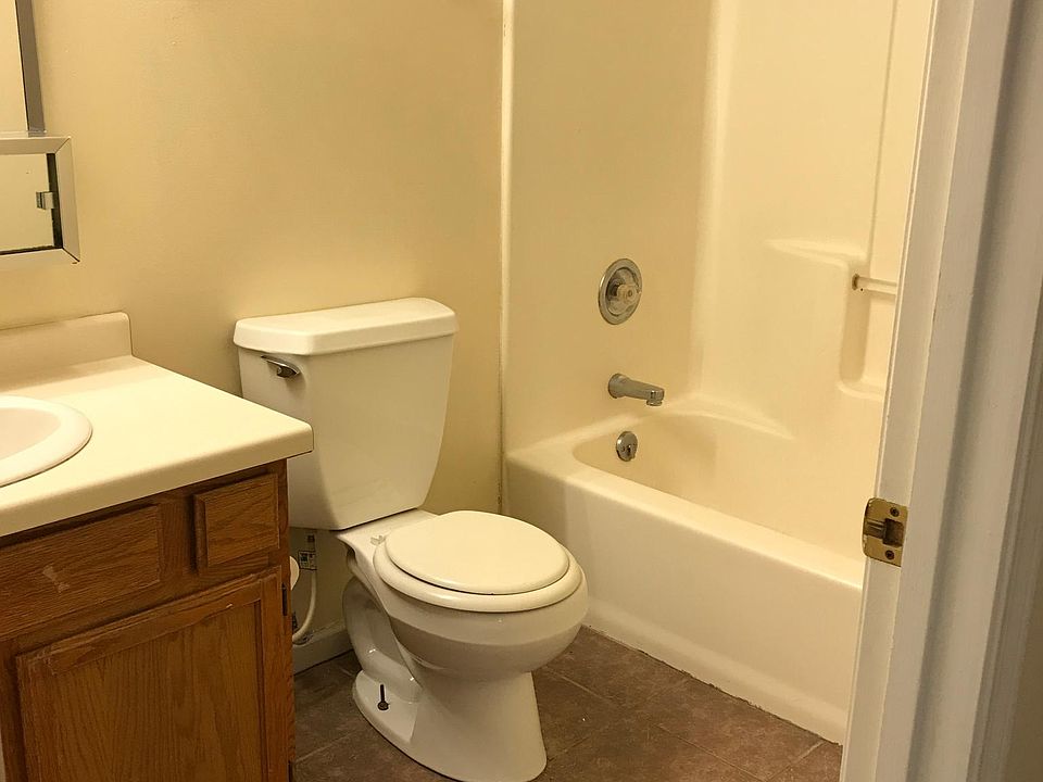 2nd image of 924 Ohio St APT 2