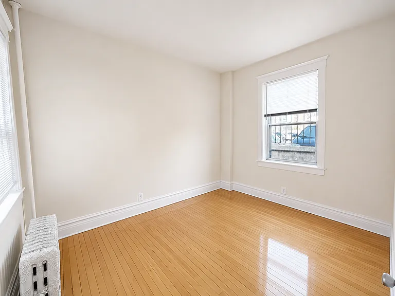 668 W Sheridan Rd #2 — Photo 17