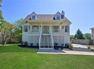 110 Thornwood Dr, Cartersville, GA 30121