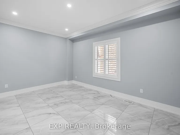 35 Tyndall Dr — Photo 12