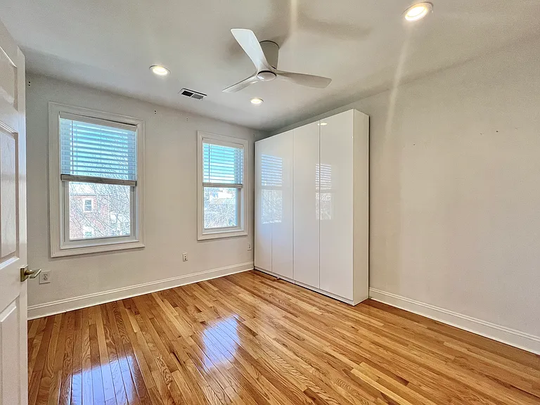 Room 2 with additional closet