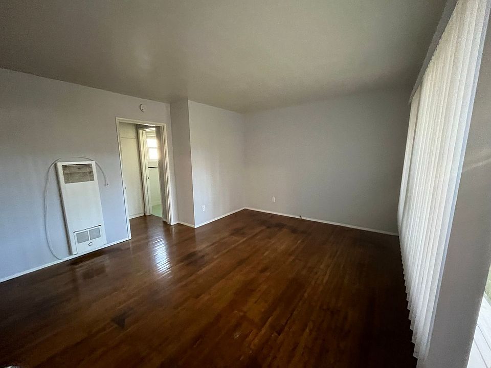 1st image of 1123 E 1st St APT 2