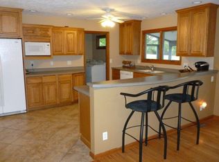 16086 Dorado Rd, Bloomington, IL 61705