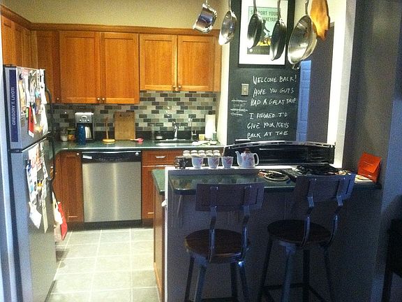 4th image of 1 Tiffany Pl APT 1C