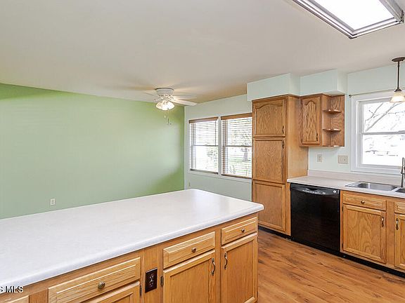 4th image of 305 G St