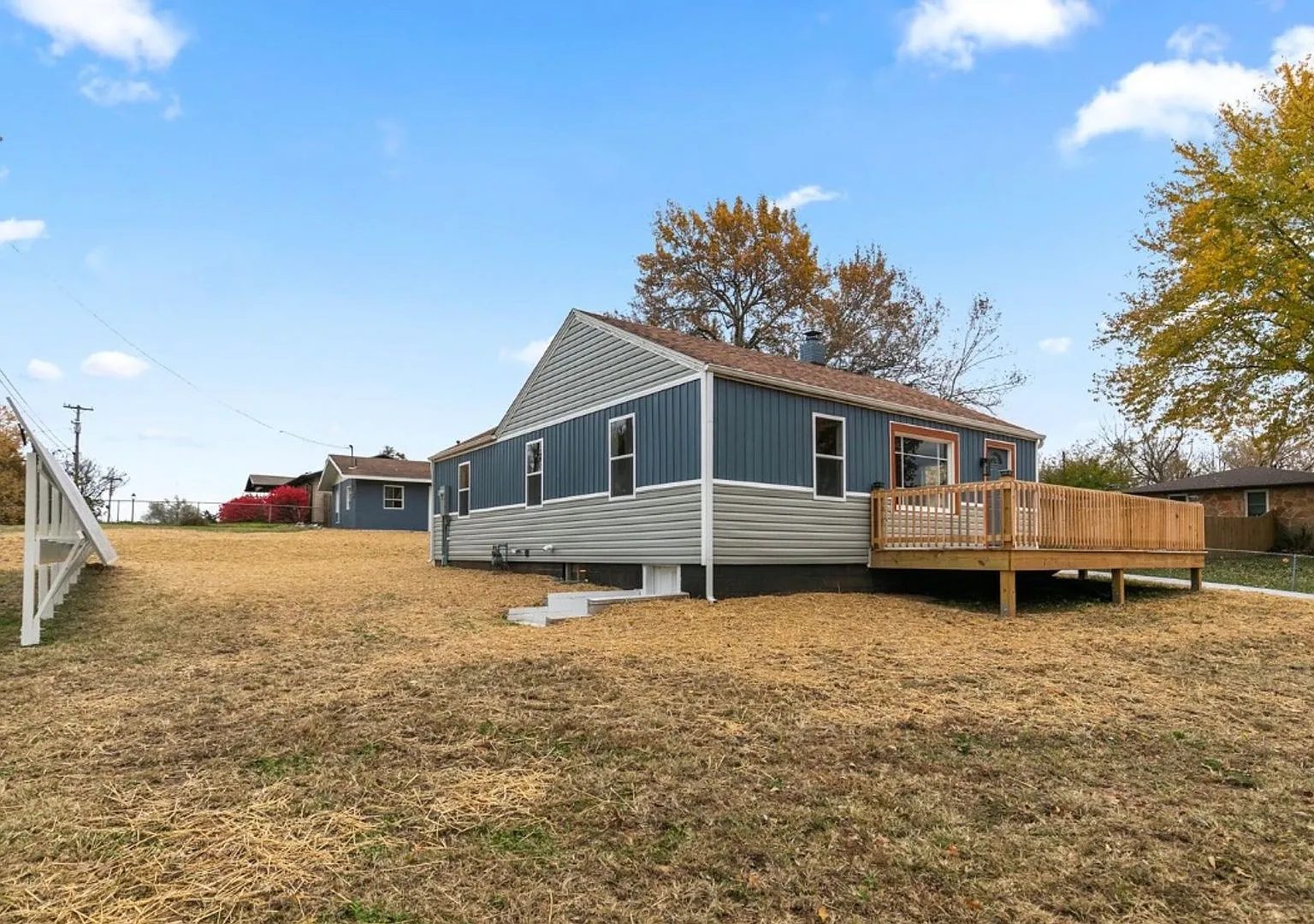3 bed/2 bath, 1863 sqft home! 702 South 10th Ave in Ozark MO! — Photo 2
