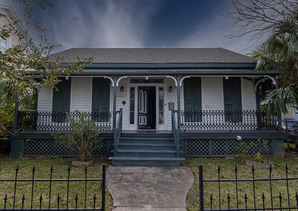 1st image of 907 Church St