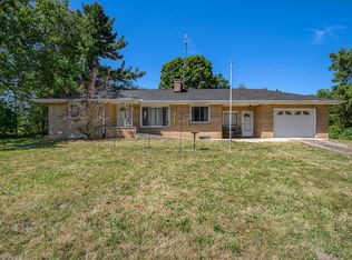 1720 Bakertown Rd, Buchanan, MI 49107