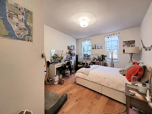 Rented by Sovereign Associates | media 9