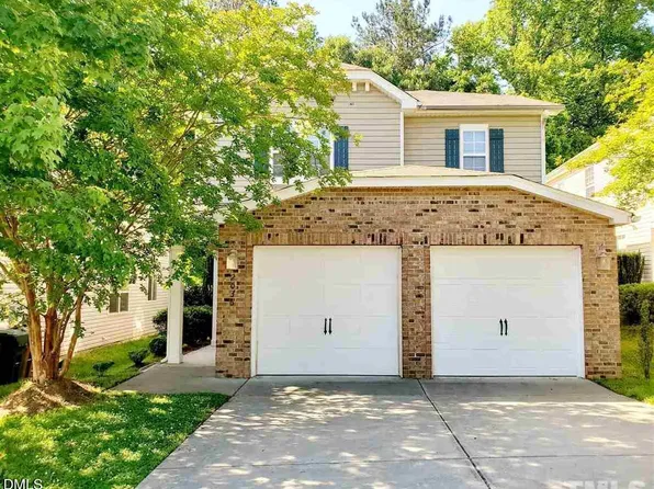 2036 Remington Oaks Cir, Cary, NC 27519