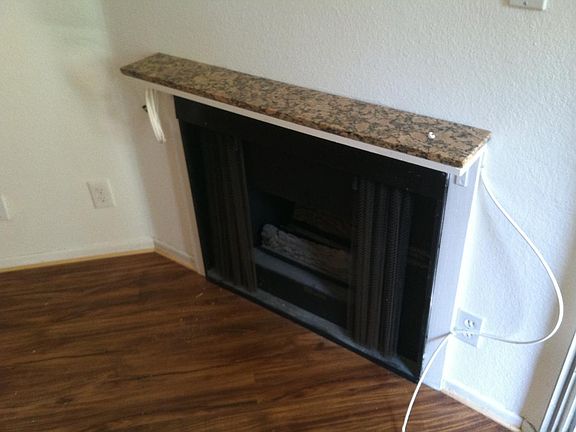 3rd image of 5320 Whitsett Ave APT 4