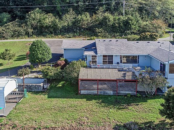 2nd image of 15948 Pelican Bay Dr