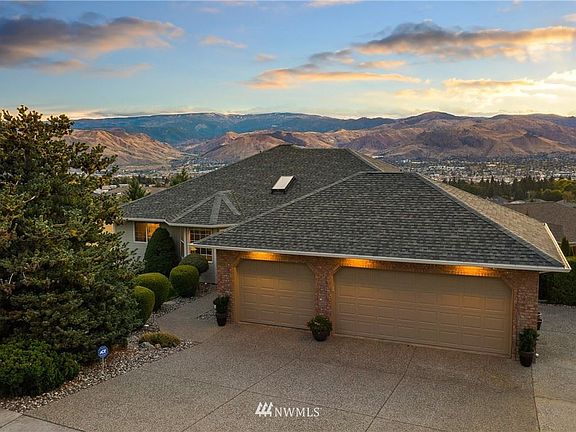 3rd image of 800 Briarwood Dr