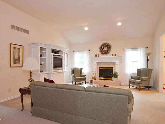 3rd image of 5406 Sweet Briar Dr