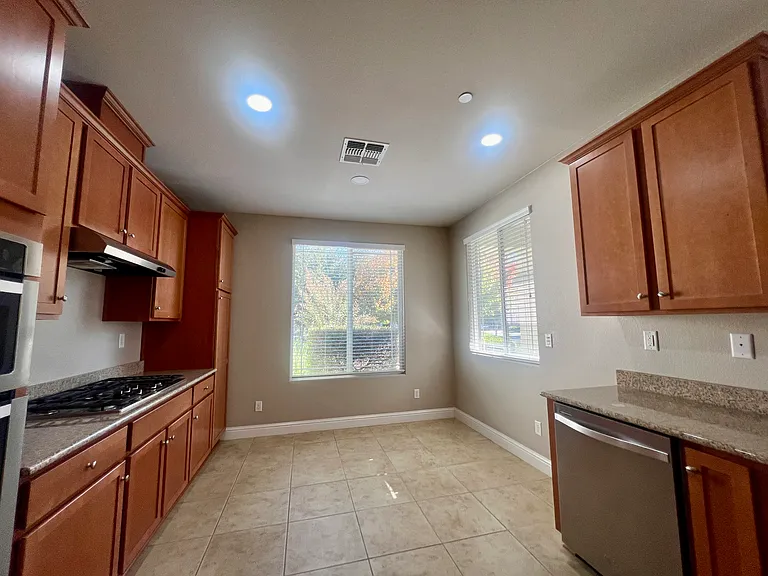 2439 Rockbrook Ln — Photo 8