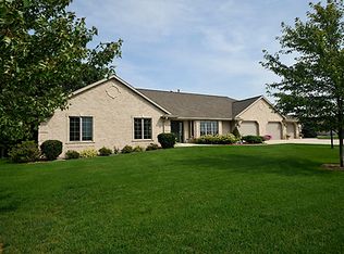 3943 Pine View Dr, Pulaski, WI 54162