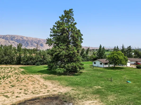 3361 Rosenkranz Rd, Tieton, WA 98947