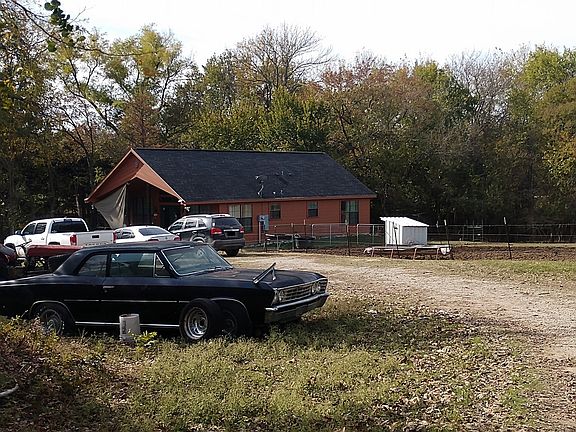 2nd image of 4255 County Road 277