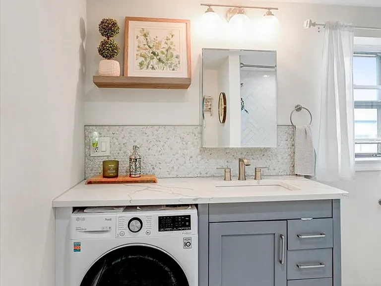 606 Beach Ave #3 — Photo 13