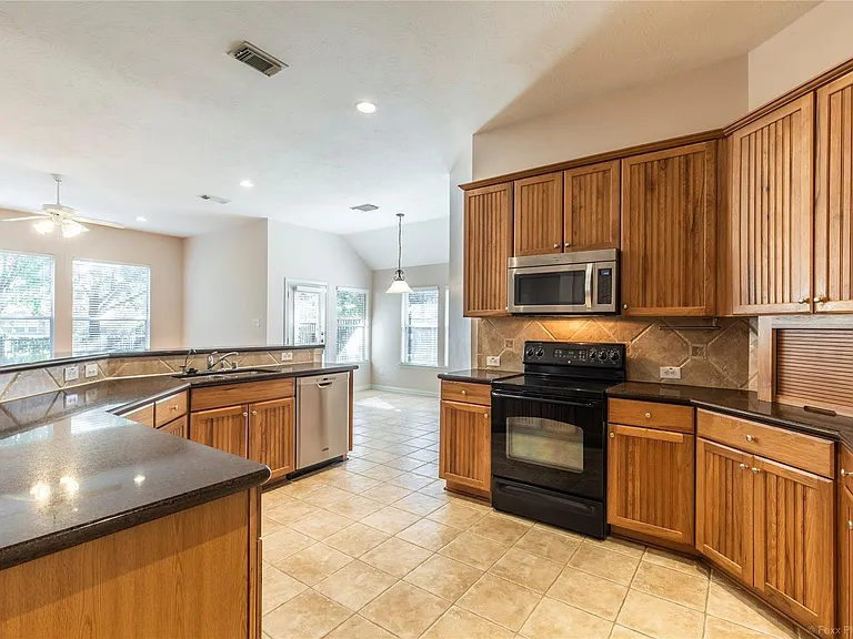 18323 S Elizabeth Shore Loop — Photo 11