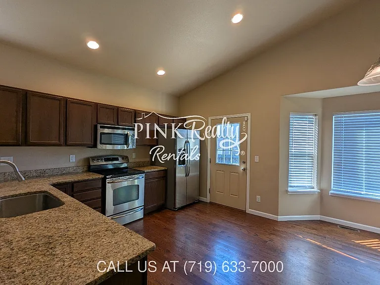 8377 Freestar Way — Photo 37