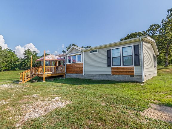 3rd image of 27185 Shelly Dr