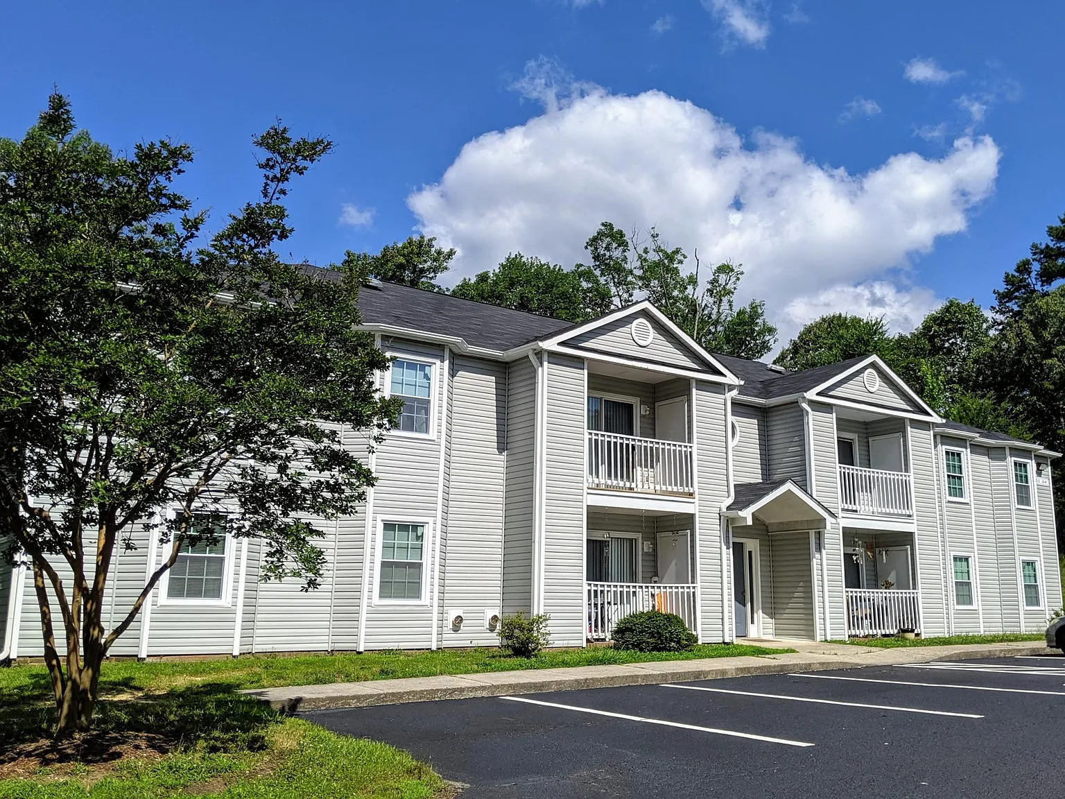 Salem Point Apartments — Photo 2
