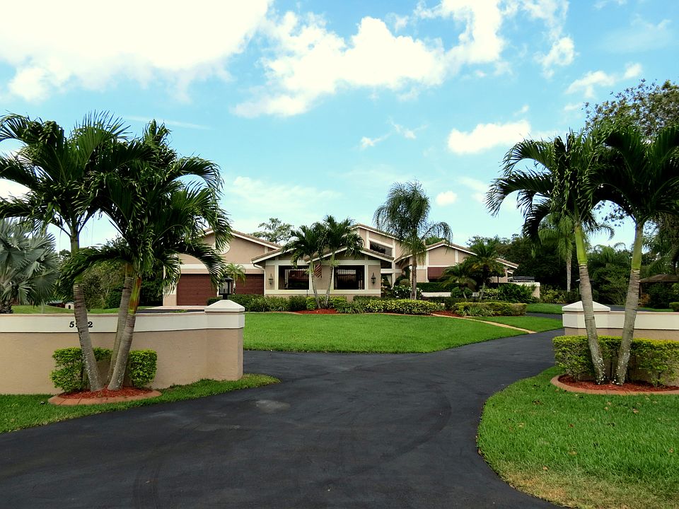 1st image of 5942 NW 80th Ter