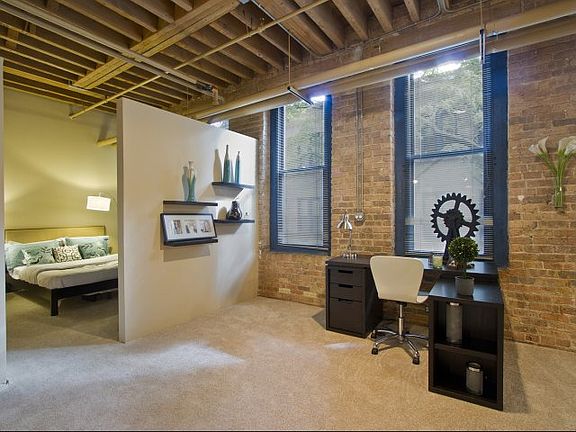 2nd image of 1349 N Wells St #202