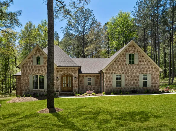 3 Woodlands Dr, Laurel, MS 39443