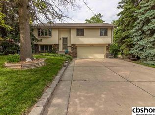 13706 Madison Cir, Omaha, NE 68137