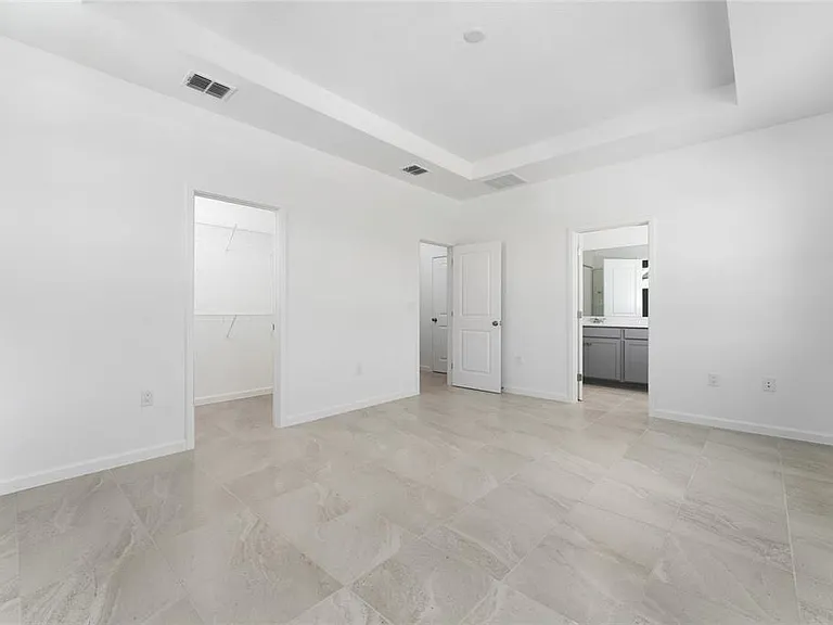 2426 Celebration Blvd — Photo 17