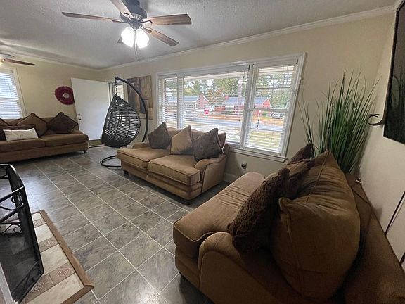 4th image of 807 S Andrews Ave