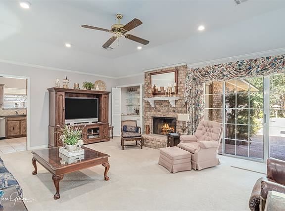 4th image of 401 Mayfair Dr
