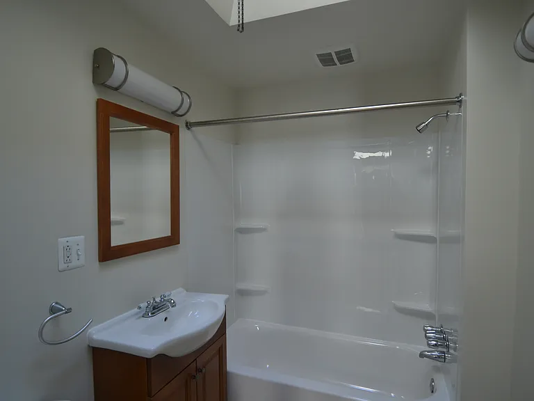 1535 Pine St #4R — Photo 3
