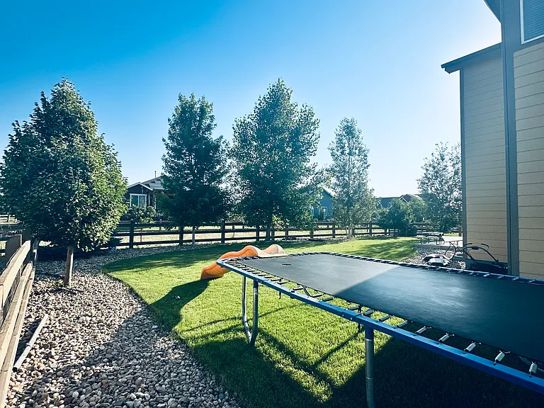 520 Mount Rainier St — Photo 4