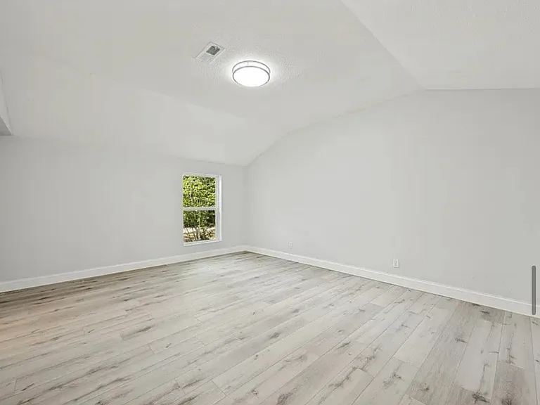 1023 Oak Dr — Photo 10