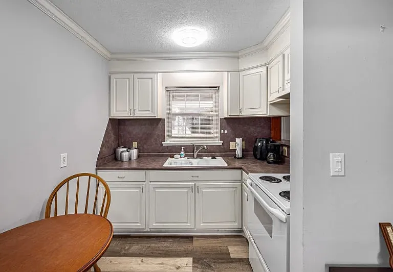 640 Cornell St — Photo 16