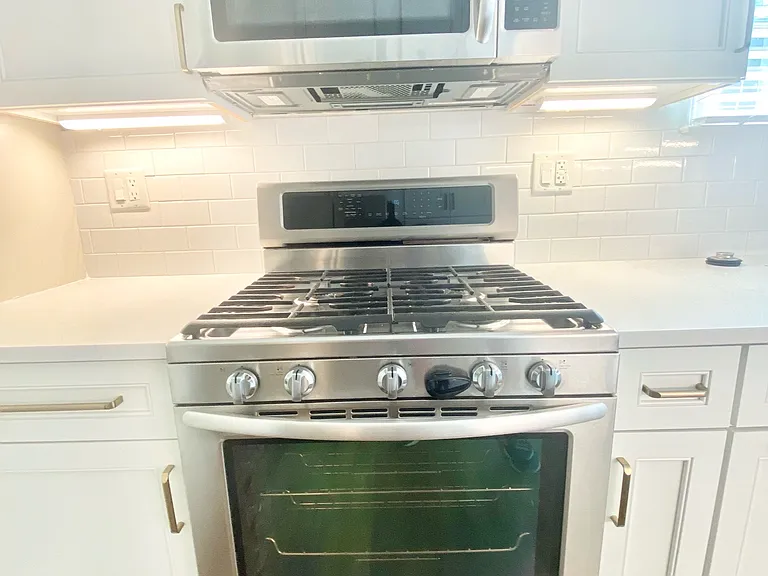 416 E Tremont Ave — Photo 37