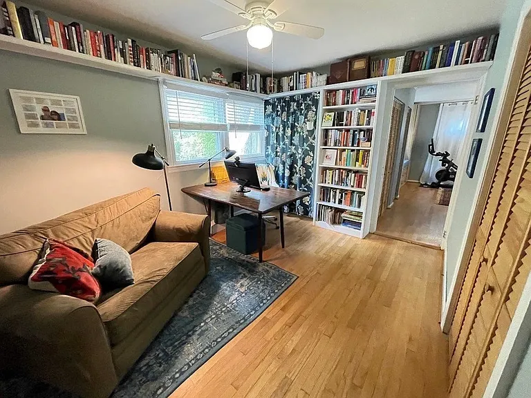 320 Barclay Rd — Photo 10