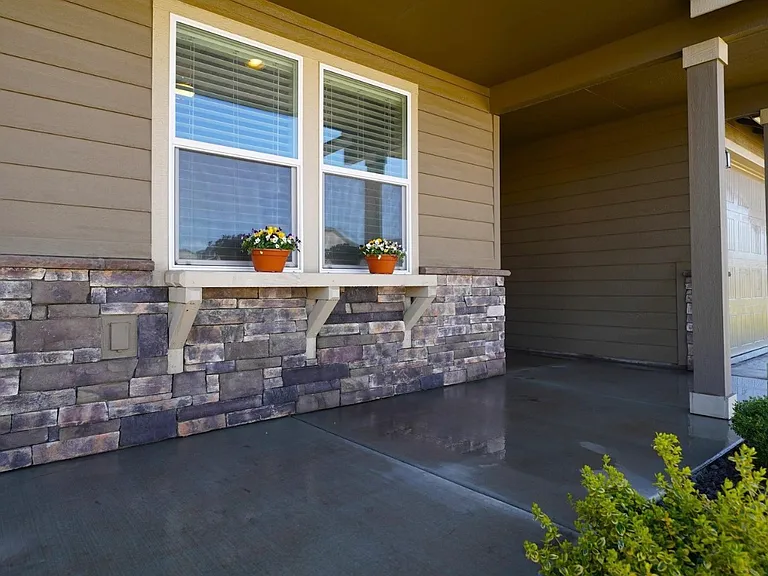 1835 SW Panorama Dr — Photo 2