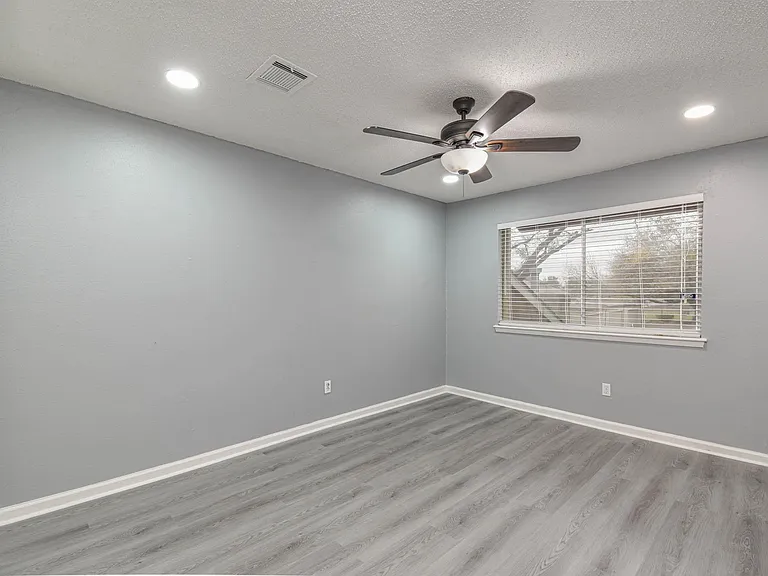 12543 Wellington Park Dr — Photo 16