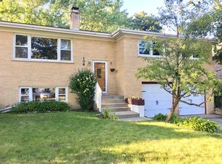 106 Glenwood Dr, Round Lake Beach, IL 60073
