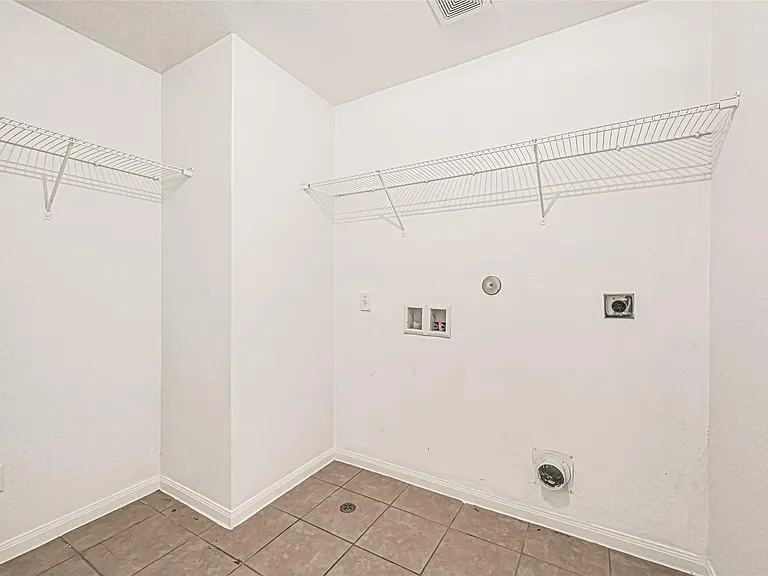 8843 Leclaire Meadow Dr — Photo 17