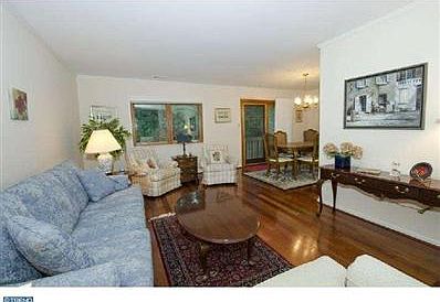 5th image of 334 Paoli Woods Dr