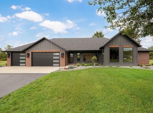 1781 W Riverdale Dr, Nixa, MO 65714