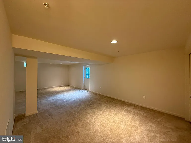10215 Daventry Dr — Photo 33
