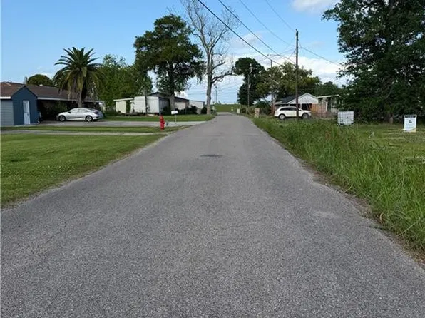171 Nicholas St, Hahnville, LA 70057