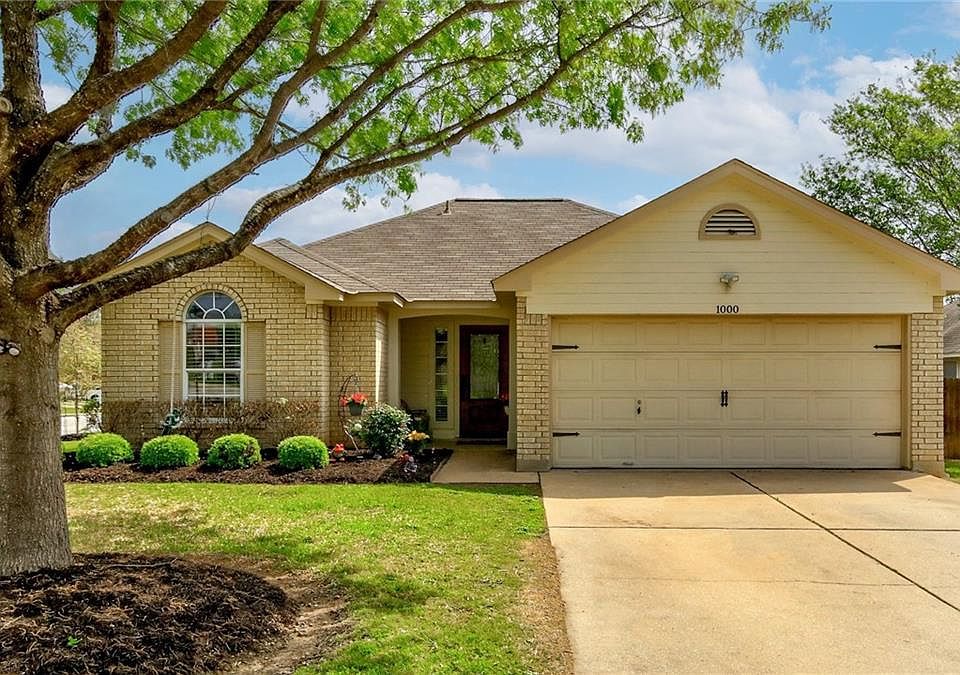 1st image of 1000 Bluebonnet Ct